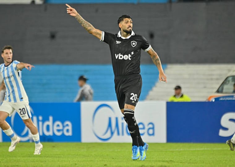 Alexander Barboza assinou com o Palmeiras até 2028