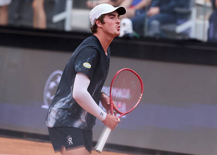 Brasileiro enfrenta francês Luka Pavlovic no domingo (24) em Paris