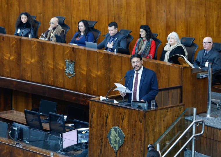 Reconhecimento feito pelo deputado estadual Halley Lino teve a presen&Atilde;&sect;a de professores, estudantes e diretoria da escola | Fernando Gomes/ALRS/Divulga&Atilde;&sect;&Atilde;&pound;o/Cidades