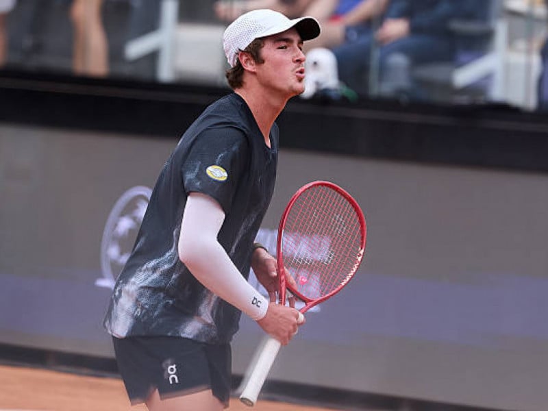 João Fonseca estreia em Roland Garros no domingo diante do francês Luka Pavlovic