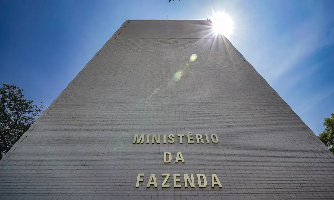 Os recursos foram bloqueados para cumprir o limite de gastos do arcabouço fiscal, que prevê crescimento dos gastos até 2,5% acima da inflação para este ano