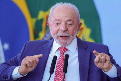 Lula cobra respeito e rejeita interferência dos EUA