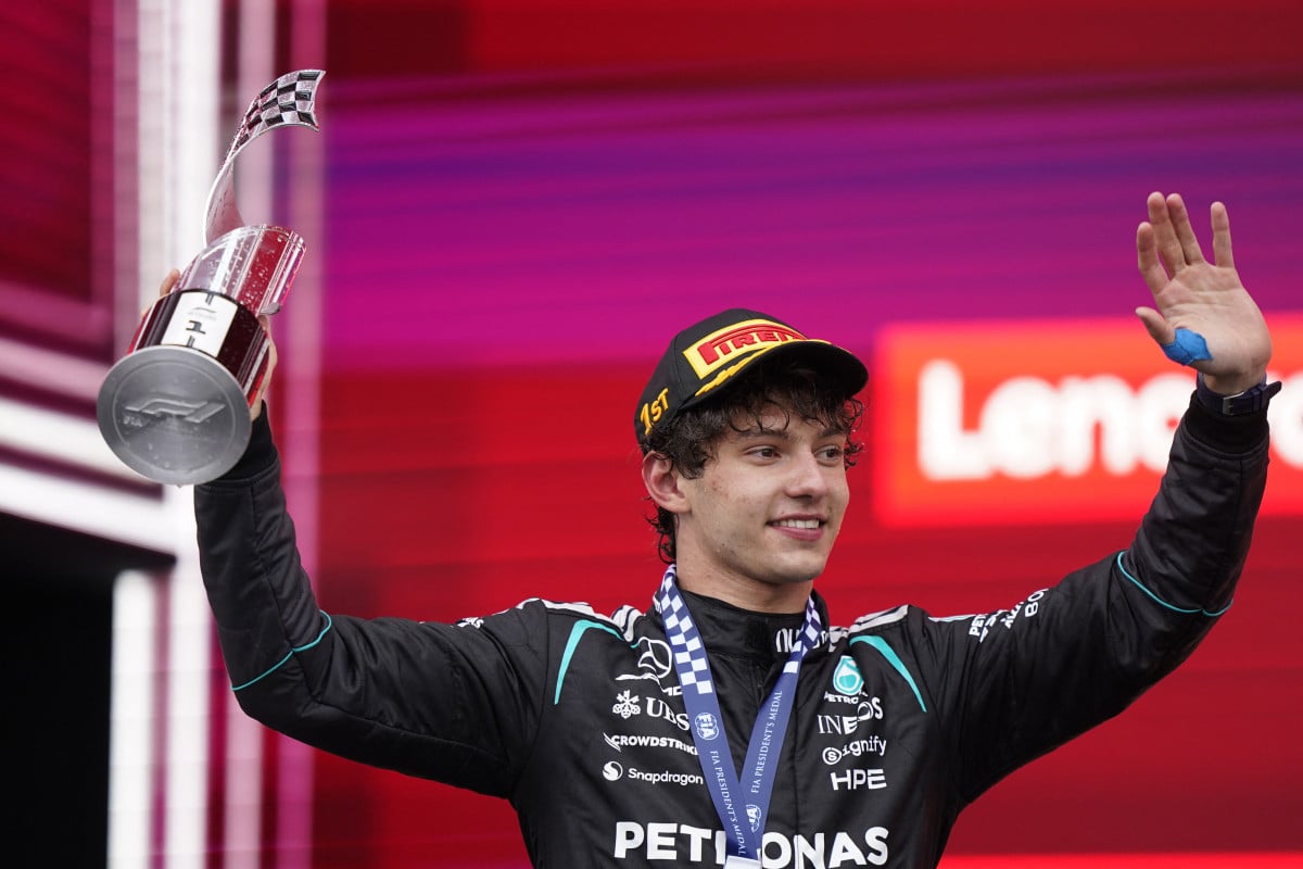 Kimi Antonelli vence duelo espetacular com Russell, bate recorde e ganha no Canadá; Bortoelto é 13º