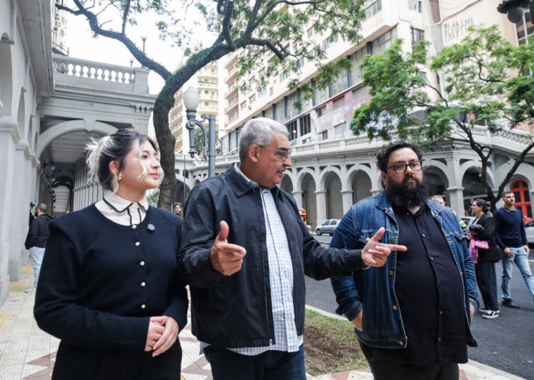 Melo entregou as chaves aos permissionários no Centro da Capital