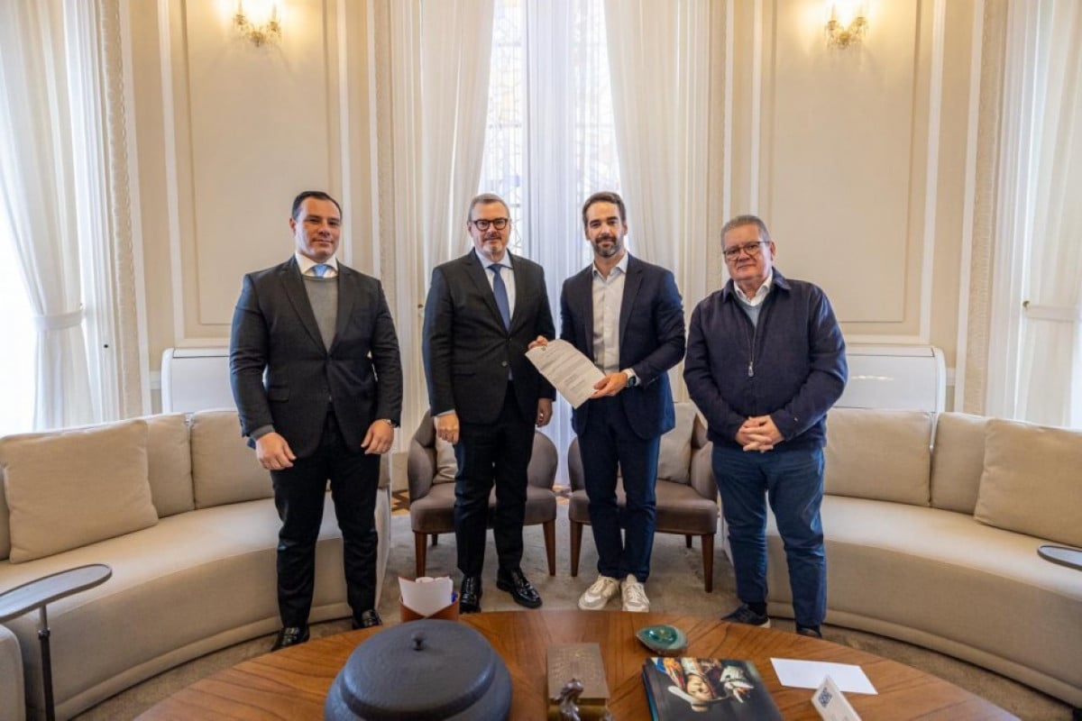 Eduardo Leite recebe listas tríplices para definir dois novos desembargadores ao TJ-RS 