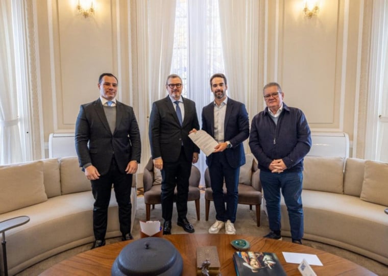 Governador Eduardo Leite recebe listas tríplices para dois novos desembargadores do TJ-RS
Leite reforçou que a escolha é realizada com critério e responsabilidade, avaliando o perfil e a trajetória de cada candidato
Autor: Vitor Rosa/Secom
