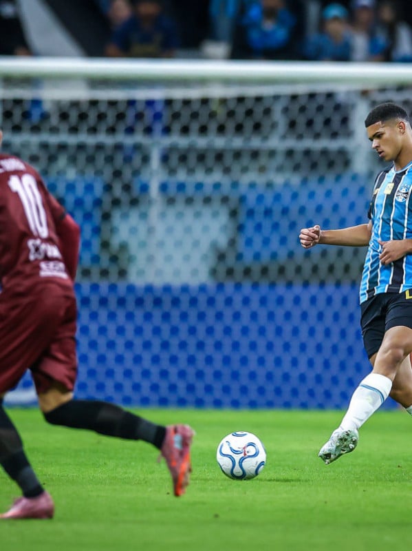 Luís Castro ganha mais uma dor de cabeça no Grêmio antes de parada para a Copa