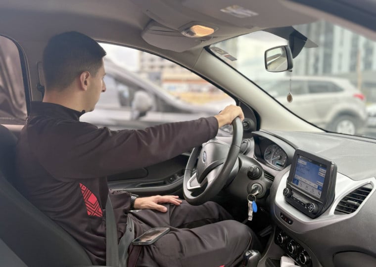 Augusto Cabral, que utiliza o carro diariamente para chegar ao trabalho, percebe mais horários com congestionamentos