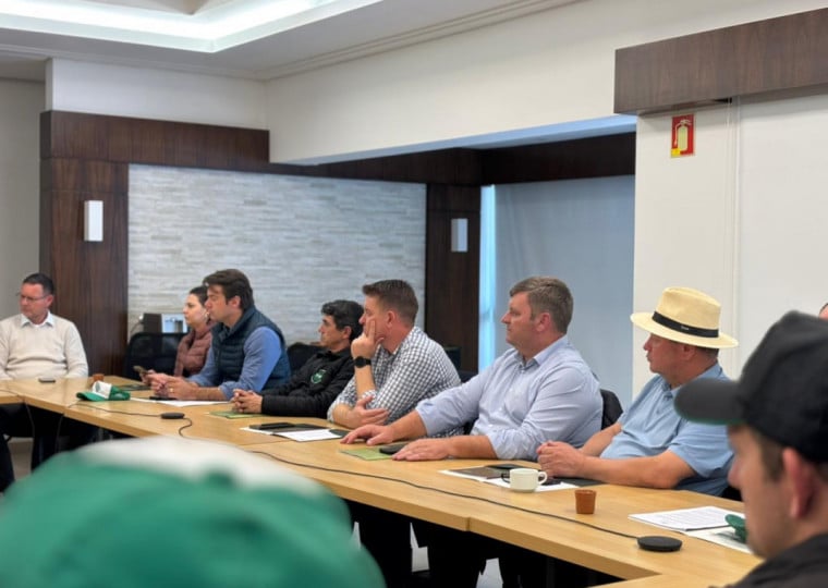 Amprotabaco se reuniu com empresários e trabalhadores do setor nesta semana