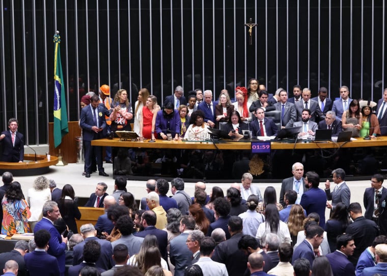Proposta precisava de ao menos 308 votos favoráveis