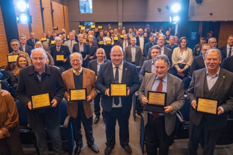 Famurs celebra cinquentenário e homenageia ex-presidentes 
