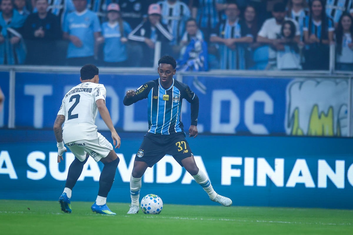 Na despedida da Arena antes da Copa do Mundo, Grêmio é derrotado pelo Corinthians de virada