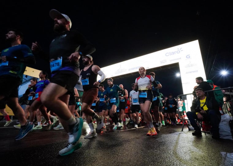 Largada da Meia Maratona de Porto Alegre foi realizada na Orla do Guaíba 