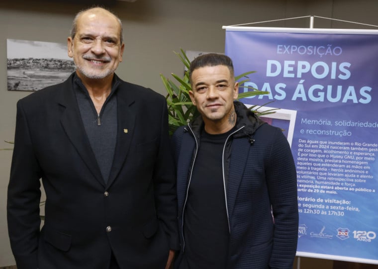 O presidente do União, Ricardo Rodrigues Alves e
Andrés D'Alessandro na cerimônia de homenagens aos voluntários 