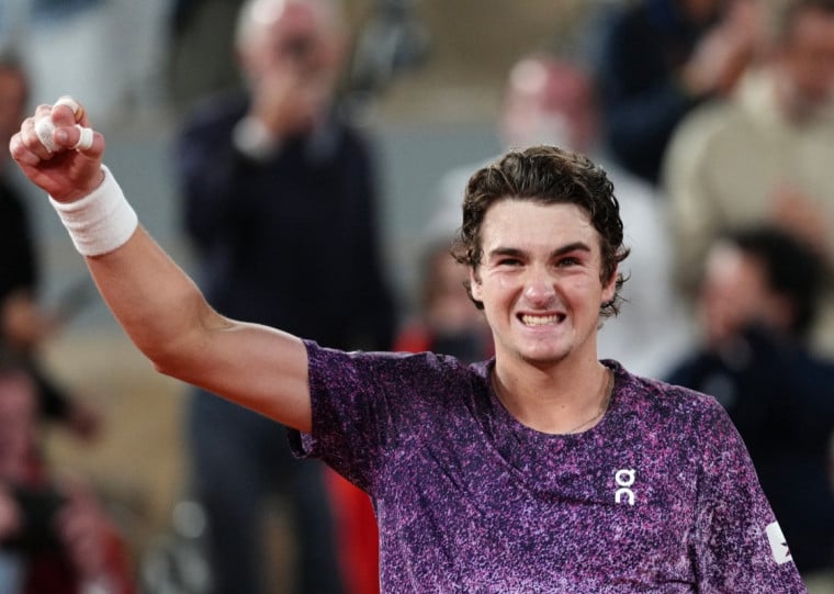  O tenista de 19 anos avançou às quartas de final ao vencer o norueguês Cásper Ruud por 3 a 1
