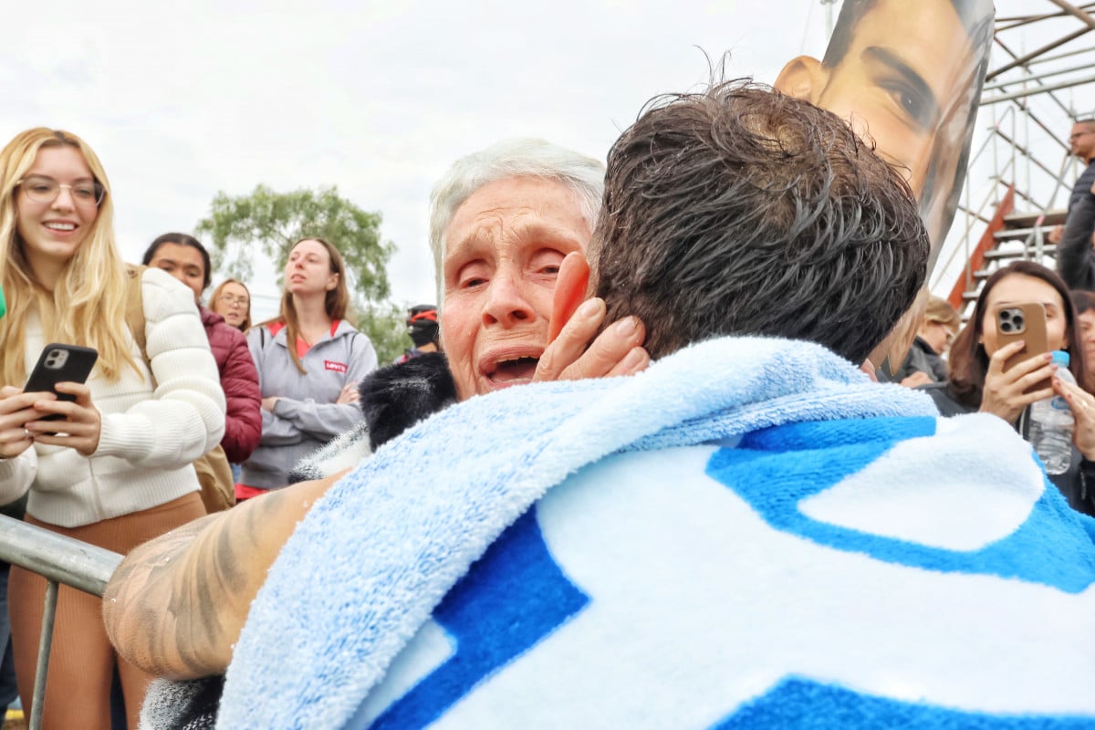 O clima de emoção tomou conta dos atletas e familiares ao final da prova | DANI BARCELLOS/ESPECIAL/JC