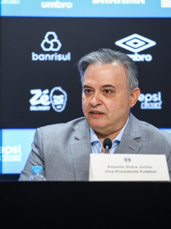Grêmio anuncia a saída do vice presidente de futebol, Antonio Dutra Junior