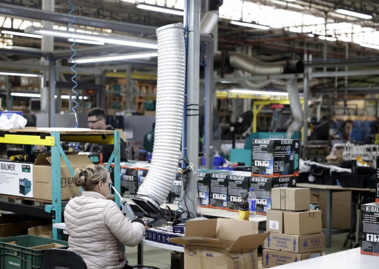 Embora a pesquisa mostre queda do emprego industrial,o mercado de trabalho continua bastante aquecido