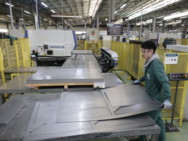 Produção industrial varia -0,2% em maio, aponta IBGE