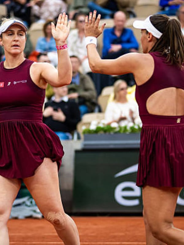 Luisa Stefani avança à semi de duplas em Roland Garros e alcança melhor ranking da carreira