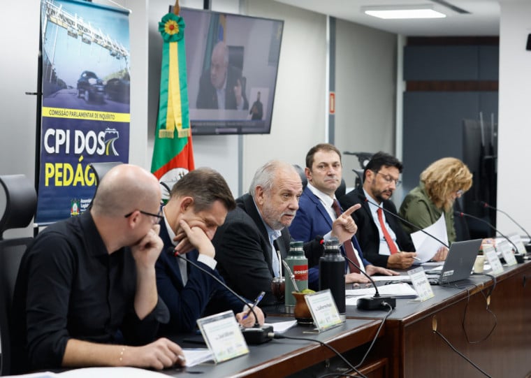 Parlamentares afirmam terem acertado roteiro e horário das 16h para início da oitiva do governador