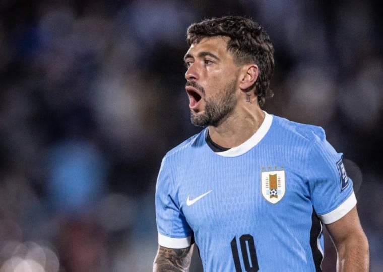 Camisa 10 da Celeste sentiu dores musculares e teve que deixar treino