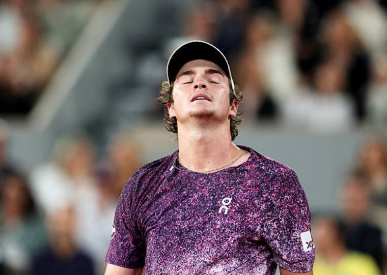 Carioca dá adeus ao Roland Garros após fazer história no Slam