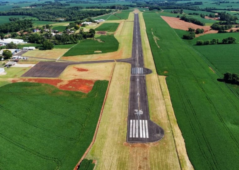 Aeroporto Municipal João Batista Bos Filho, em Ijuí, opera atualmente com estrutura considerada uma das mais qualificadas entre os aeródromos regionais do Rio Grande do Sul Aeroporto Municipal João Batista Bos Filho, em Ijuí, opera atualmente com estrutura considerada uma das mais qualificadas entre os aeródromos regionais do Rio Grande do Sul