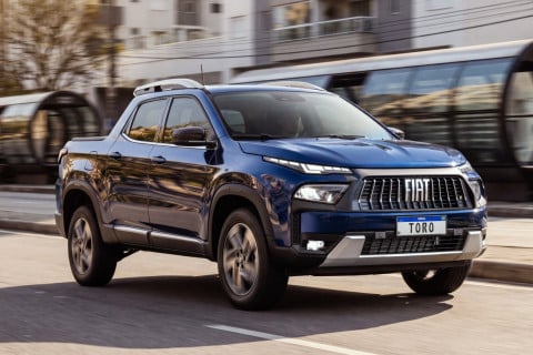 Fiat Toro se torna a primeira picape híbrida-leve feita no Brasil