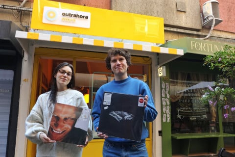 A Outrahorastore tem como proposta fomentar a mídia física, proporcionando uma experiência