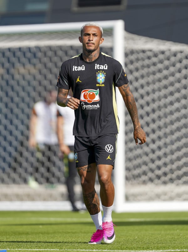 Wesley tem lesão confirmada e é cortado da Copa do Mundo