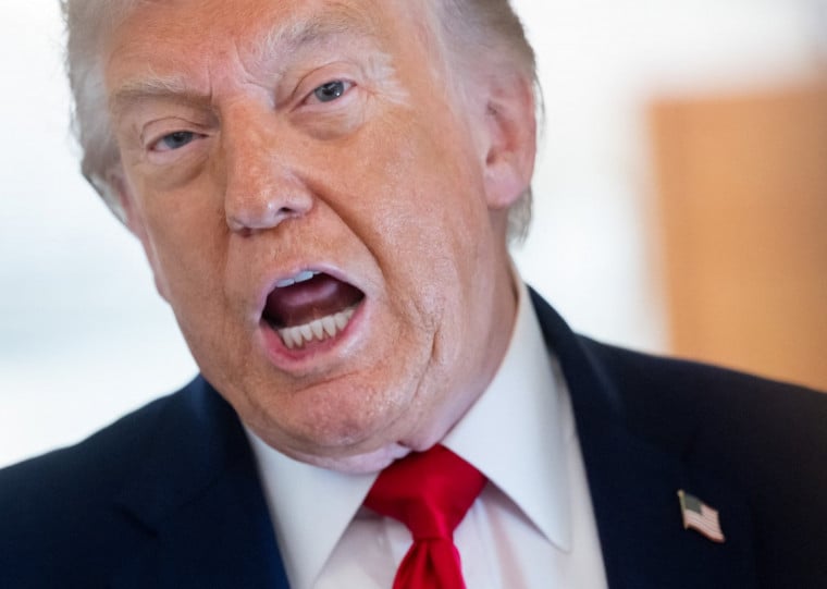 Trump reconheceu que o fechamento do Estreito de Ormuz pressionou temporariamente os preços da gasolina e dos fertilizantes