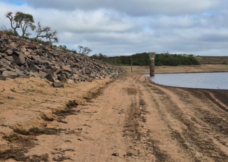 Barragem da Sanga Rasa, principal fonte de abastecimento em Bagé, chegou a mais de nove metros negativos