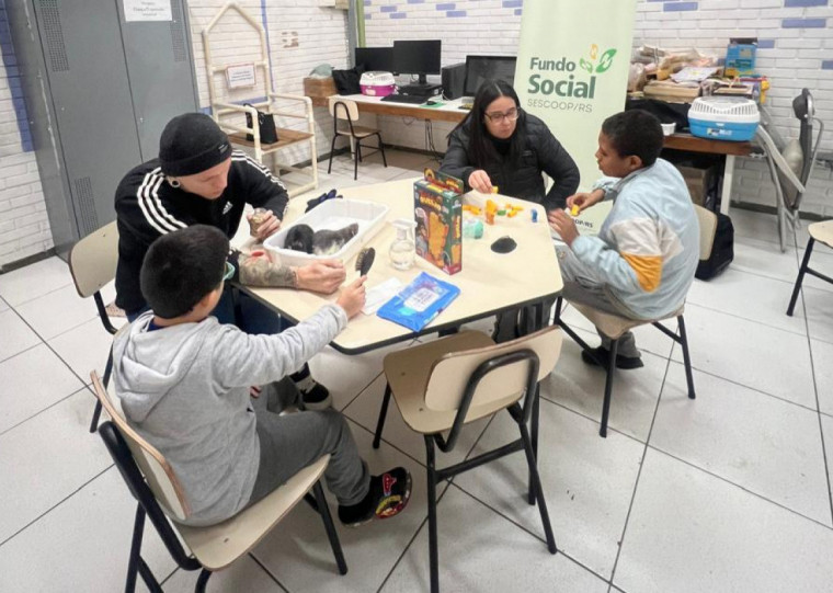 Cooperativa passou a usar a Interven&ccedil;&atilde;o Assistida por Animais como ferramenta para facilitar a aprendizagem e estimular o desenvolvimento das crian&ccedil;as e adolescentes  