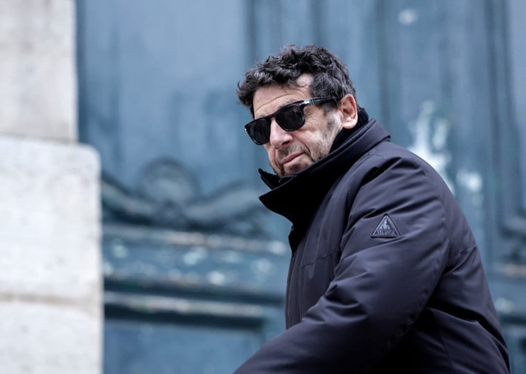 Supostos crimes sexuais teriam sido cometidos pelo cantor franc&ecirc;s entre 1997 e 2012
