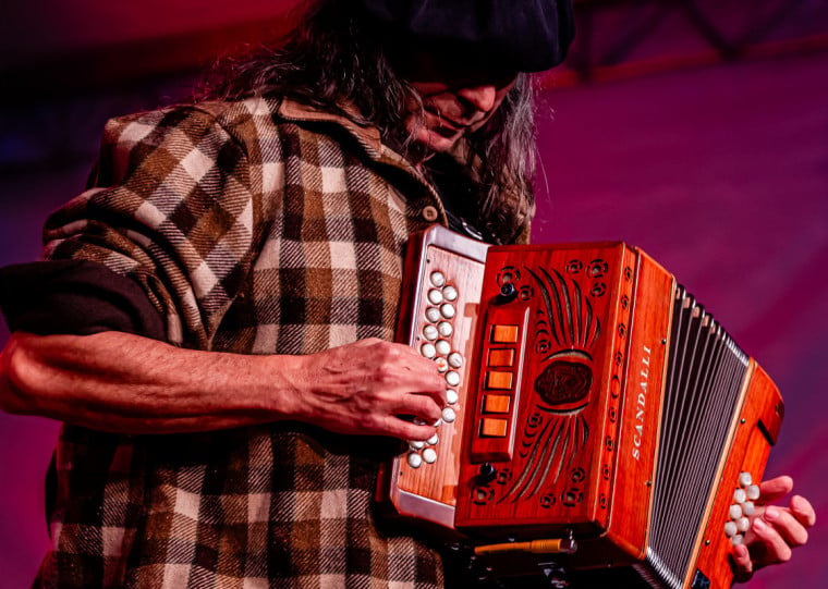 Espetáculo promovido pelo Sesc Alberto Bins nesta quarta-feira (10) revisita clássicos que marcaram a música instrumental gaúcha