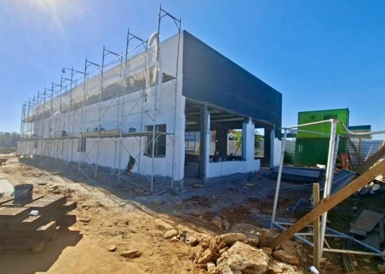 Obras de instala&ccedil;&atilde;o da estrutura j&aacute; est&atilde;o sendo feiras na unidade da rede SIM na freeway