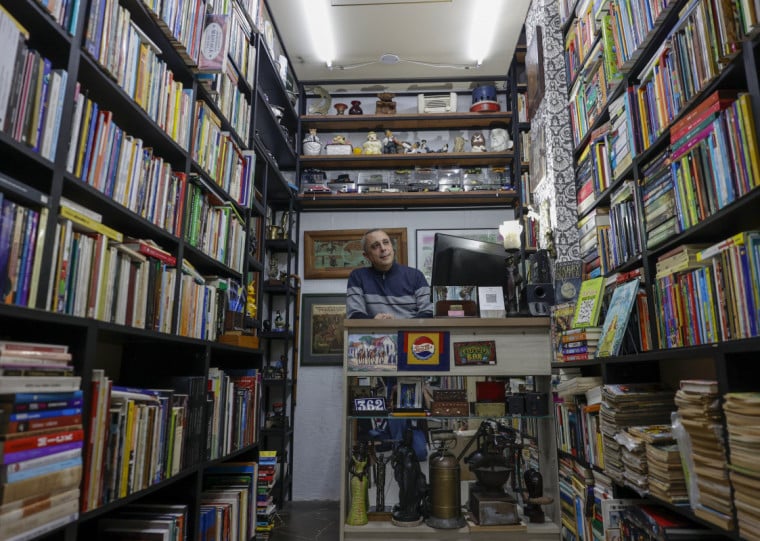  Espaços como a Livraria Avenida, conduzida por André Gambarra,  ampliam a vida útil de publicações e ajudam na renovação do público leitor 
