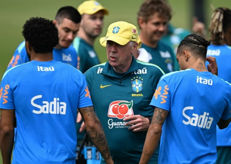 Técnico italiano deve utilizar a dupla flamenguista nas duas alas