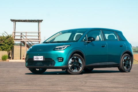 Chinesa GAC lança no Brasil o hatchback 100% elétrico Aion UT
