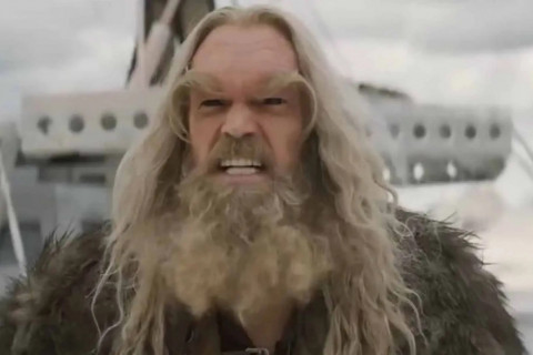 Ator de 'X-Men' anuncia diagnóstico de câncer de mama raro e alerta sobre doença