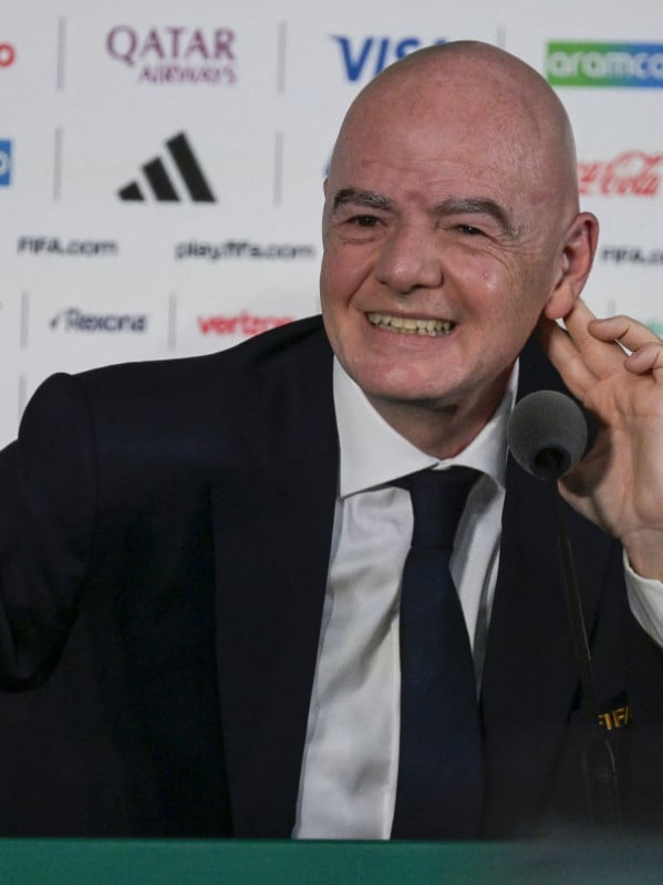 Fifa divulga salário e Infantino acumula remuneração de R$ 25 milhões