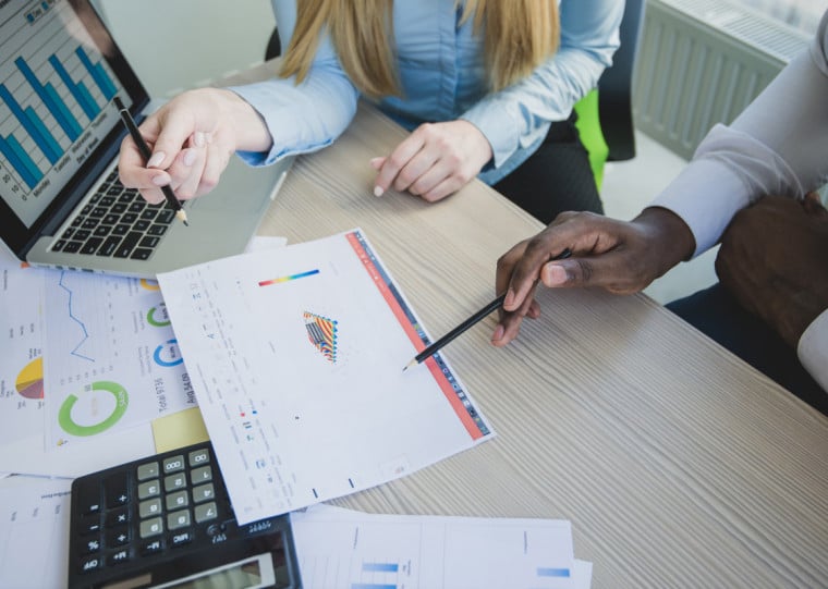 Empresas estão diante de uma decisão que impacta fluxo de caixa, competitividade e planejamento tributário