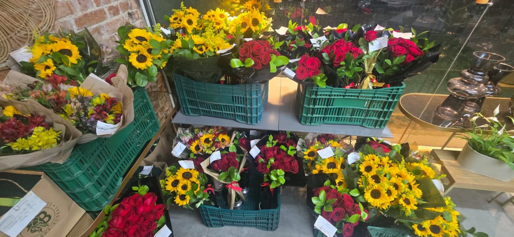 Local adquiriu mais de duas mil flores para produ&ccedil;&atilde;o de arranjos florais  | Bothanica Etc/Divulga&ccedil;&atilde;o/Cidades