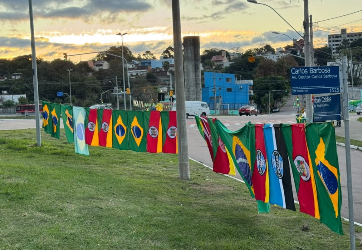 Oportunidades de venda de produtos vai do supermercado à rua, como bandeiras do Brasil | PATRÍCIA COMUNELLO/ESPECIAL/JC