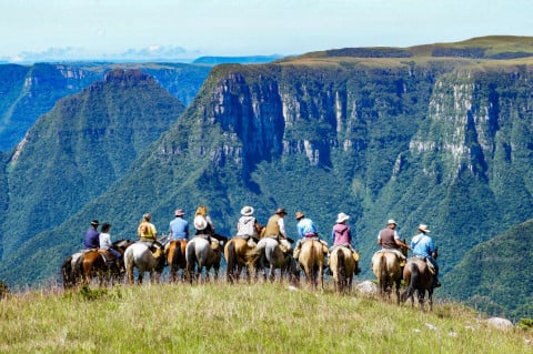 Natureza imponente transforma Campos de Cima da Serra em destino de experiência