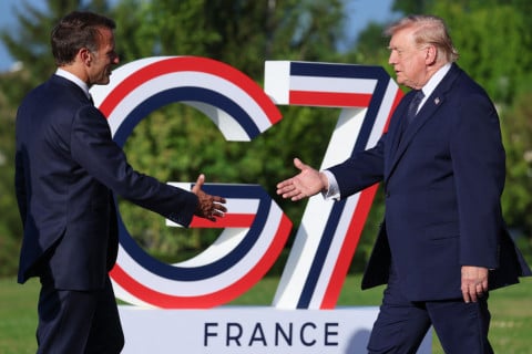 Trump afirma que Estreito de Ormuz não terá pedágio; Irã fala em cobrança