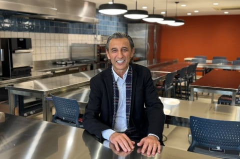 "Vai melhorar o padrão da nossa gastronomia", diz Geremia, sobre cozinha-escola do Sindha