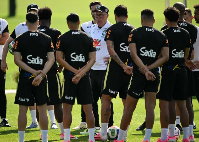 Grupo brasileiro deve ser escalado com nova formação por Ancelotti