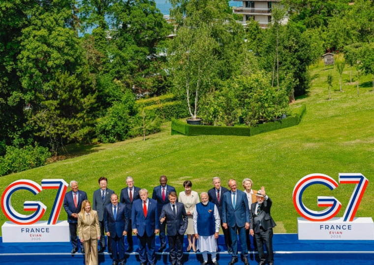 Presidente brasileiro participou da foto de família ampliada do G7 
